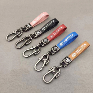 Exclusive Durable Car Brand Metal Badge Auto Enthusiast Gifts Daily Car Accessories Leather Keychain with Zinc Alloy